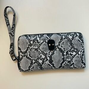Snake skull wallet